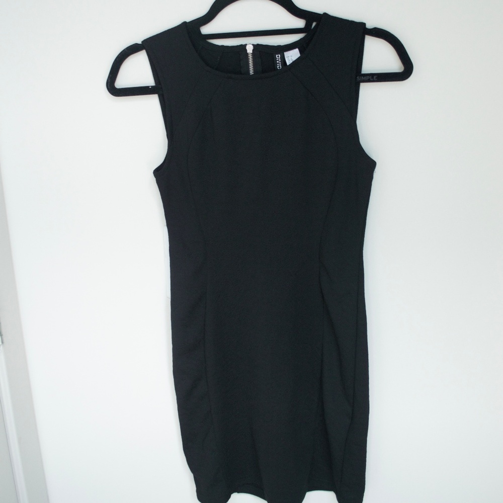 Divided Bodycon Mini Black Dress